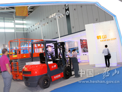 牛力參加珠西先進(jìn)裝備制造業(yè)投資貿(mào)易洽談會(huì)