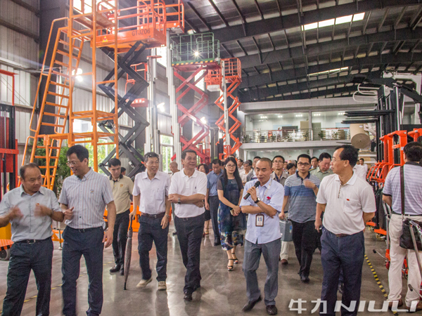 江門市政協(xié)常委會調(diào)研組親臨牛力機(jī)械參觀考察